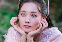 李一桐爆料圈内男星PUA女友,男星陷女友操控风波