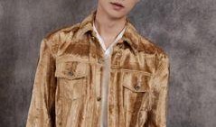 张艺兴抽烟照爆料视频,娱乐圈新动态引发热议